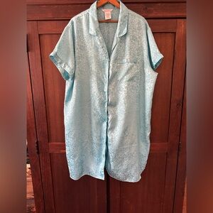 Secret Treasures Women’s vintage nightgown